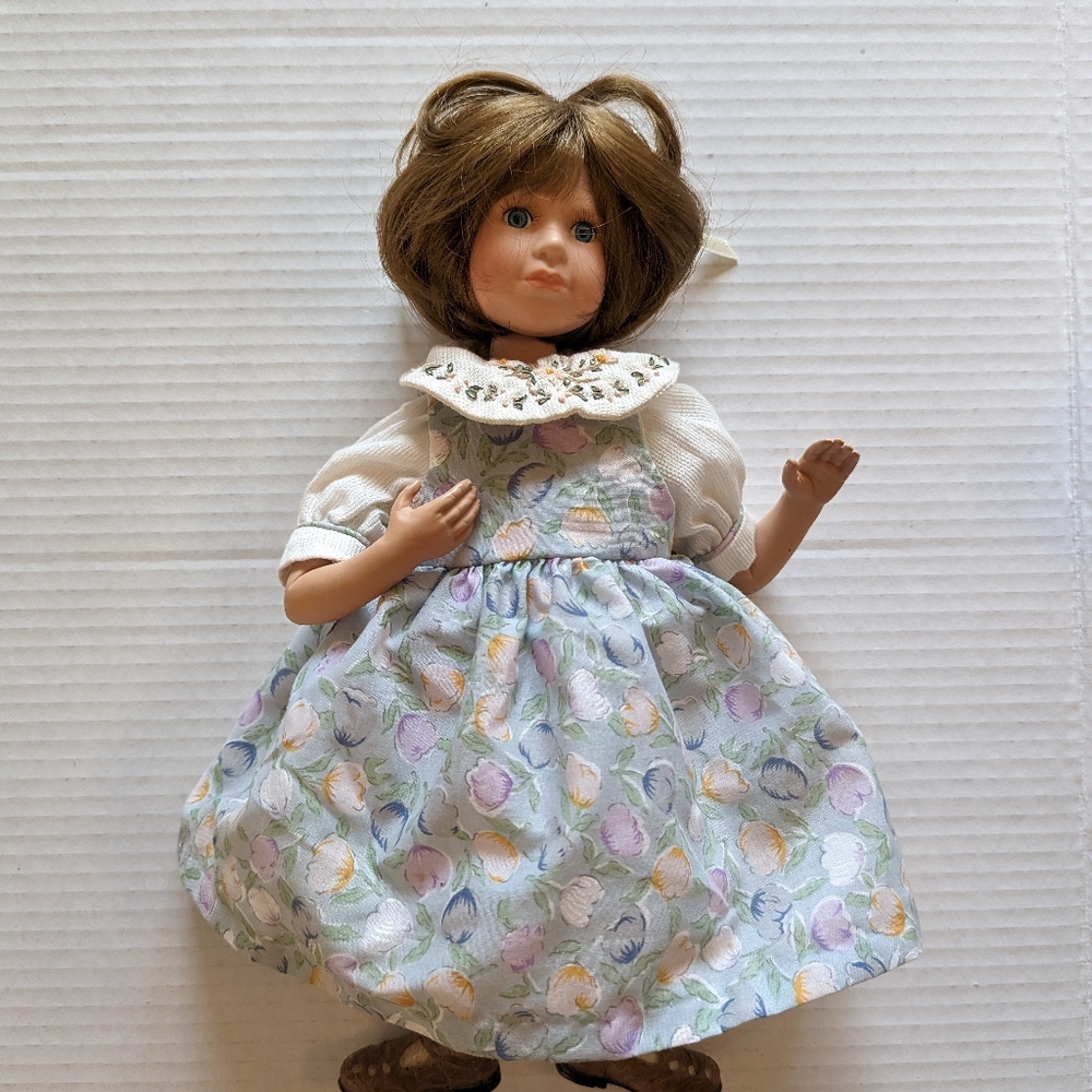 Julie Good Kruger "Megan " Porcelan Doll Certificate E 4257